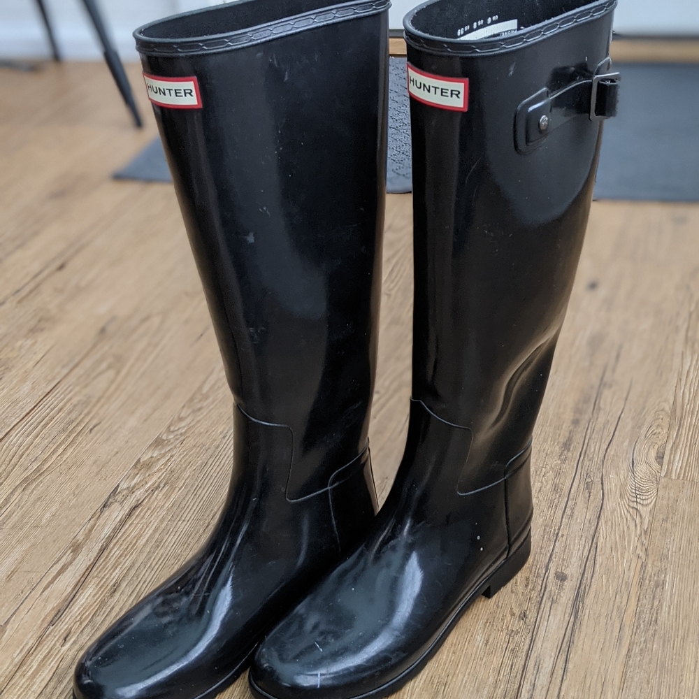 VGUC Hunter refined tall black gloss refined rain boot